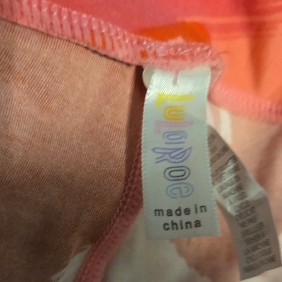 LuLaRoe Heart Patterned Leggings - Red and Pink - Picture 3 of 4